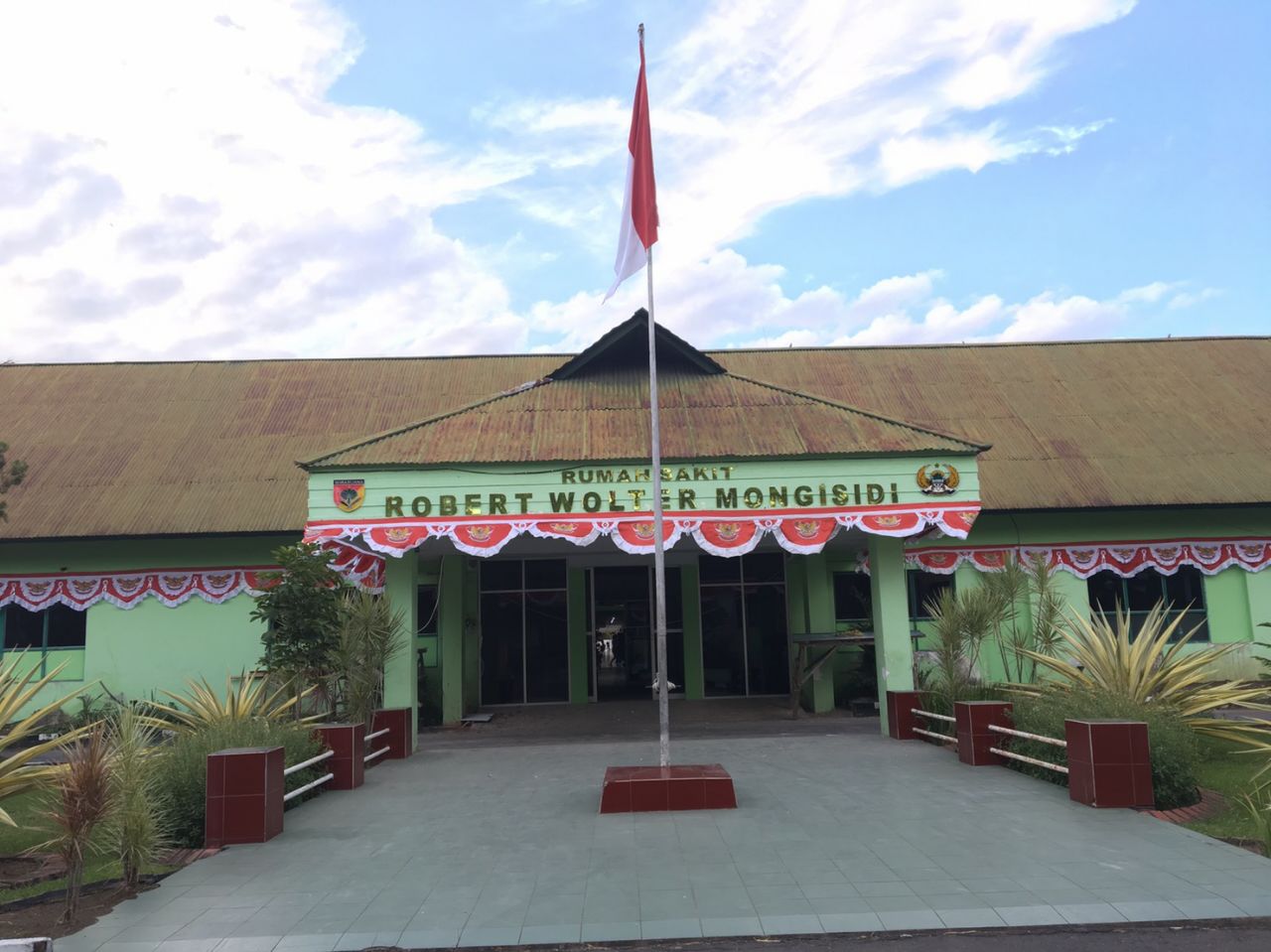 Rumah Sakit Angkatan Udara : Robert Wolter Mongisidi