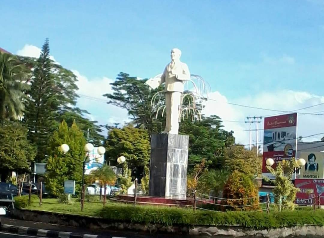 PATUNG SAM RATULANGI MANADO