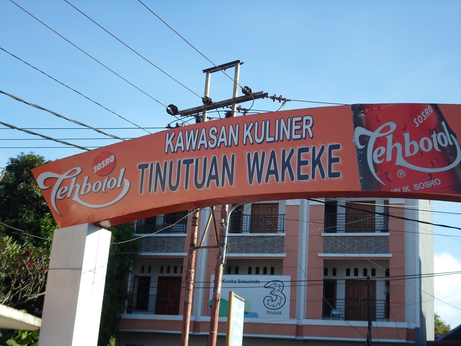 KAWASAN KULINER WAKEKE, TEMPAT WISATA KULINER KHAS MANADO
