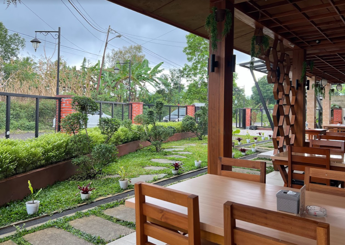 Pengalaman Yang Indah Makan Di Kota Bunga